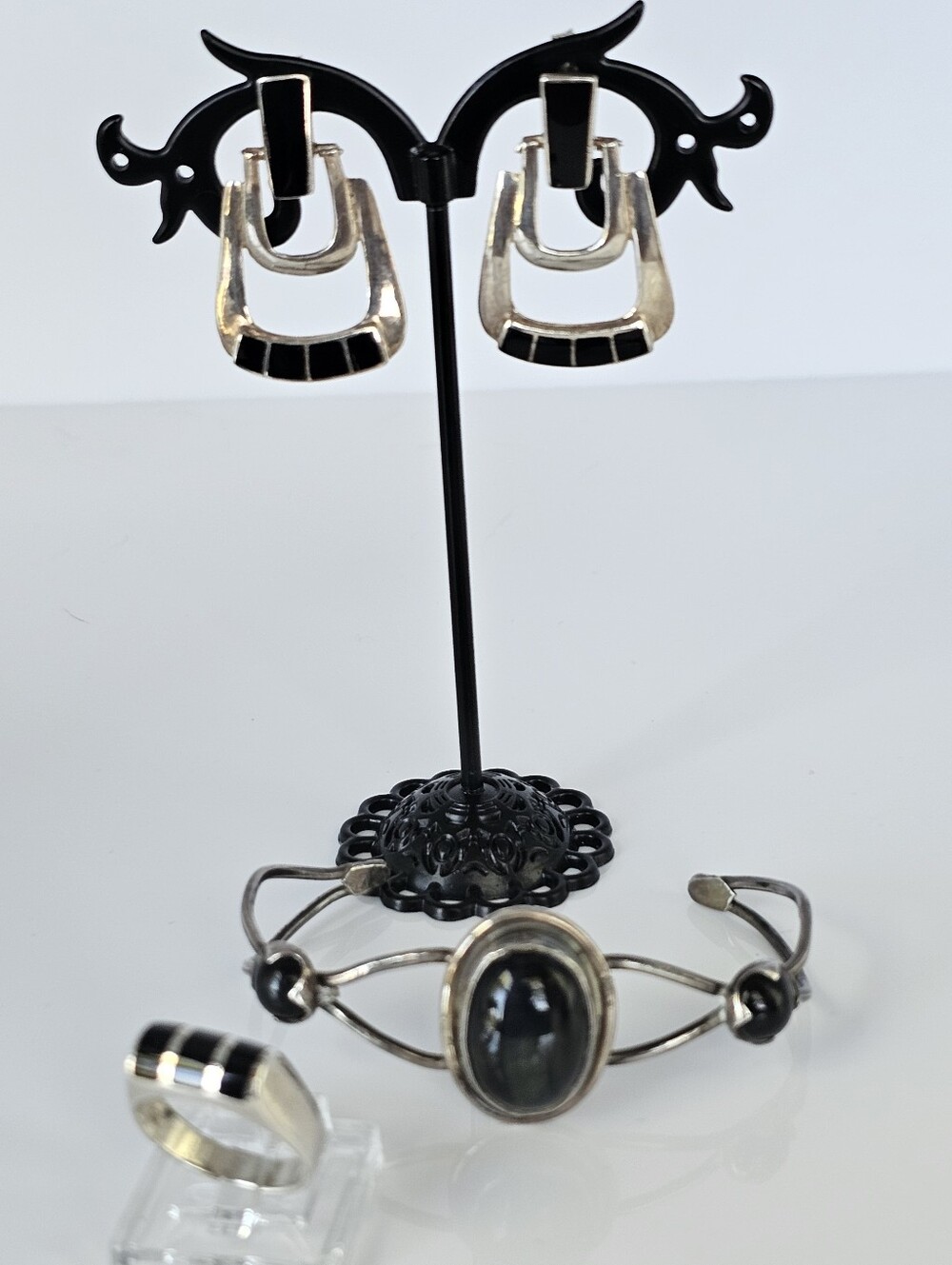 Vintage Native American Black Onyx & Sterling Silver Bracelet Ring & Earrings - Picture 1 of 8